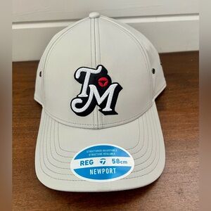 Taylormade gray adjustbale mens hat new with tags TM logo!